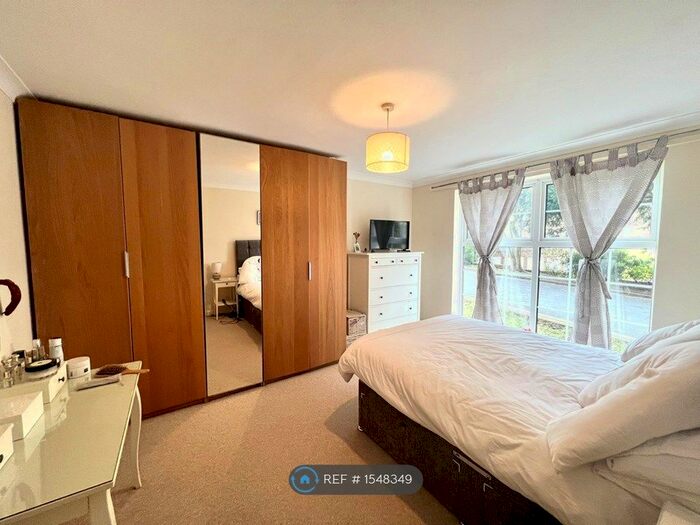 2 Bedroom Flat To Rent In Withdean Rise, Brighton, BN1