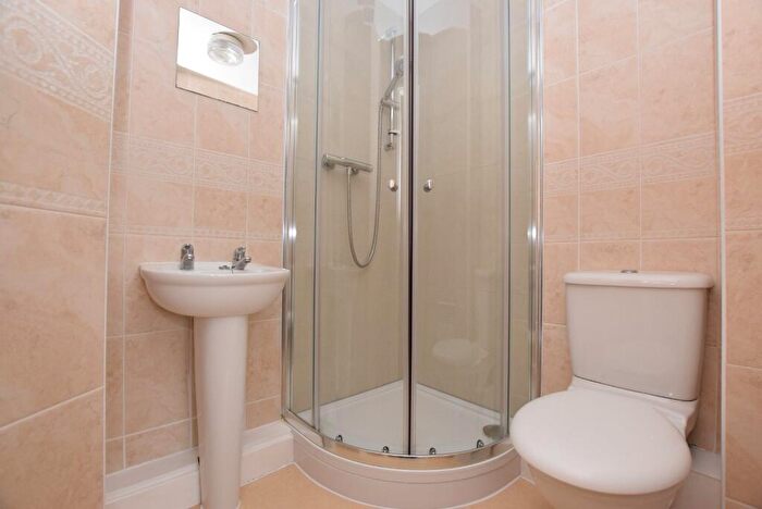 2 Bedroom Apartment To Rent In Pavilion Gardens, Farsley, Pudsey, LS28
