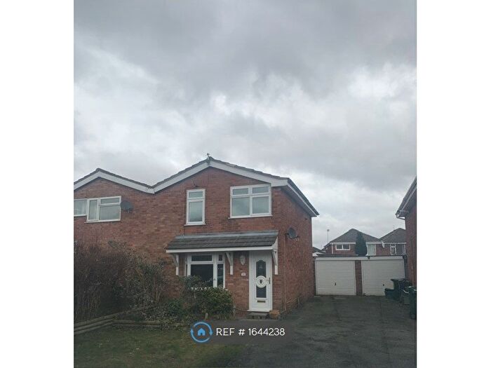 3 Bedroom Semi-Detached House To Rent In Lawnswood Grove, Elton, CH2