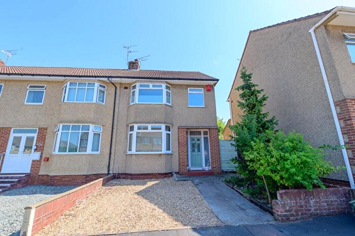 3 Bedroom End Of Terrace House For Sale In Queensholm Crescent, Downend, Bristol, BS16