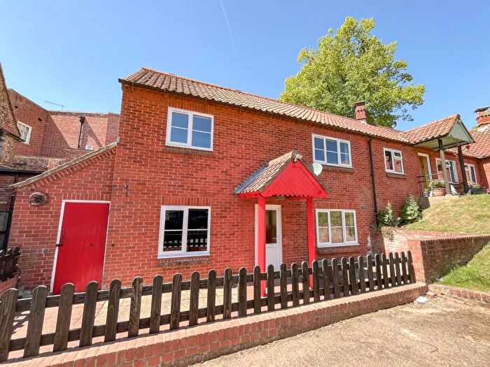3 Bedroom End Of Terrace House To Rent In Red Lion Court, Fakenham, NR21