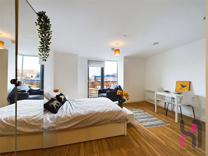 1 Bedroom Flat To Rent In Plaza Boulevard, Liverpool, L8