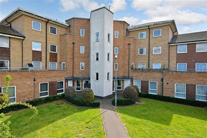 2 Bedroom Flat For Sale In Connington Crescent, Chingford, E4