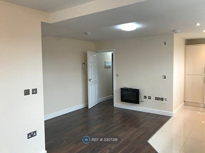 Studio To Rent In Church Street, Tamworth, B79