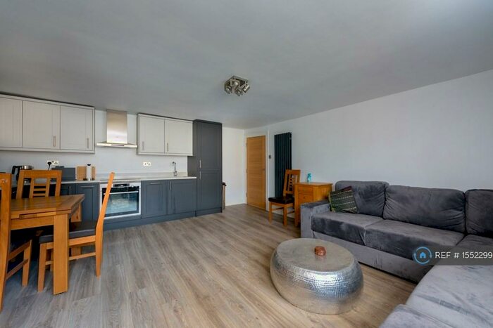 2 Bedroom Flat To Rent In George Street, Bath, BA1