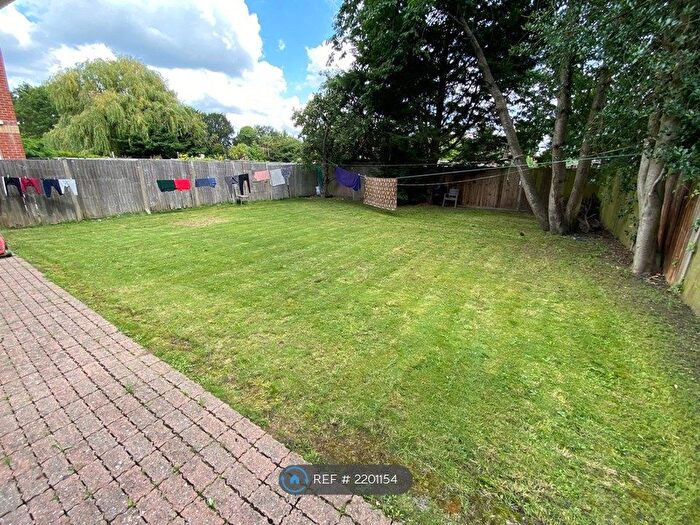 1 Bedroom Flat To Rent In Hounslow, Hounslow, TW3