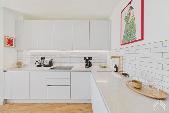 2 Bedroom Apartment To Rent In The Eades London, Selborne Road, E17