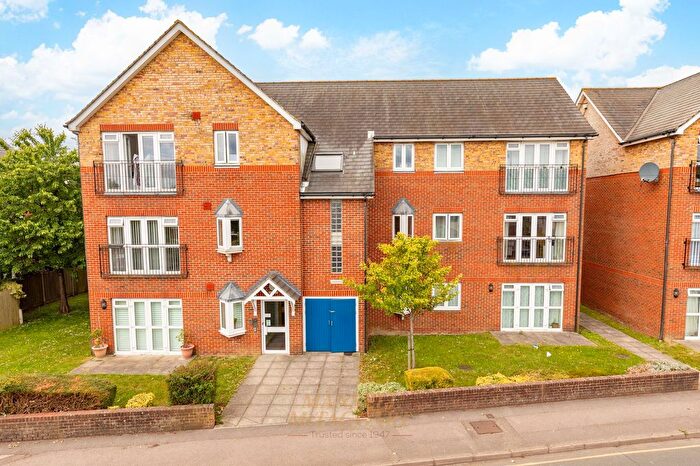 2 Bedroom Flat For Sale In Gellar Court, Station Approach, RH6