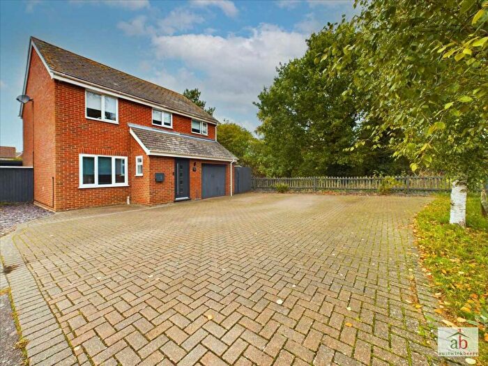 4 Bedroom Detached House For Sale In Lummis Vale, Kesgrave, IP5