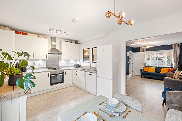 4 Bedroom Semi Detached House For Sale In Ref: El - Worsell Drive, Copthorne, RH10