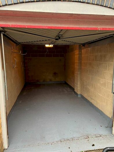 Garage / Parking To Rent In Hodges Court, Oxford, OX1