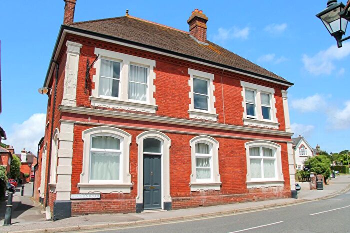 1 Bedroom Apartment For Sale In Wickham, Hampshire, PO17