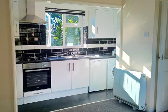 1 Bedroom Flat To Rent In Blackbridge Lane, Horsham, RH12