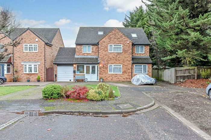 5 Bedroom Detached House For Sale In Kirby Close, Northwood, HA6