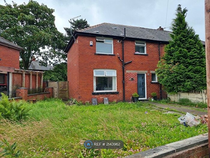3 Bedroom Semi-Detached House To Rent In Springfield Road, Kearsley, Bolton, BL4