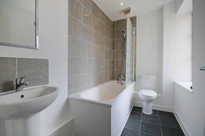 1 Bedroom Flat To Rent In Pump House Close, Canada Water, London, SE16