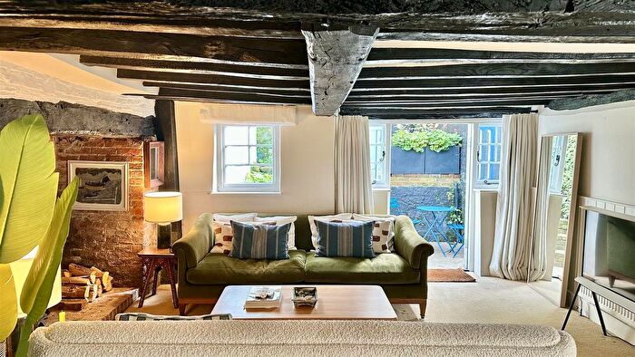 3 Bedroom Terraced House For Sale In Sinnock Square, Old Town, Hastings, TN34