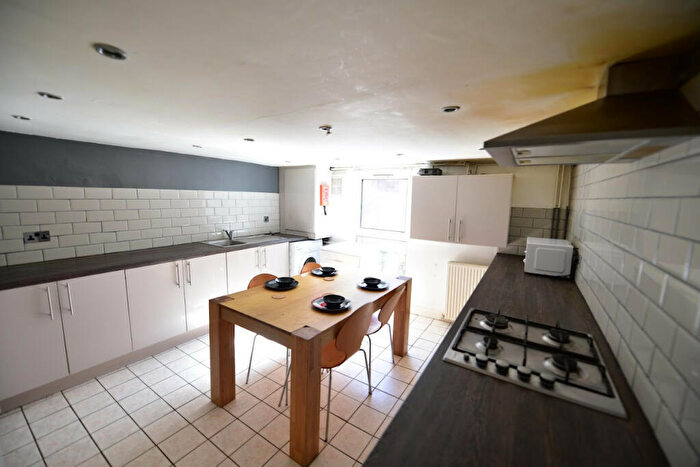 5 Bedroom Terraced House To Rent In Meadow View, Leeds, West Yorkshire, LS6