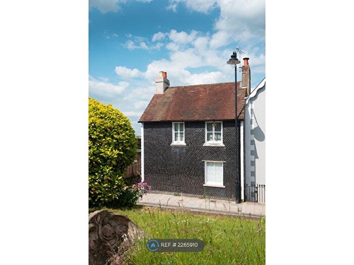 3 Bedroom Semi-Detached House To Rent In Western Road, Lewes, BN7