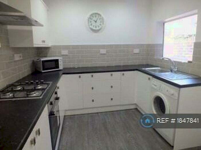 6 Bedroom Terraced House To Rent In Gresford Avenue, Liverpool, L17