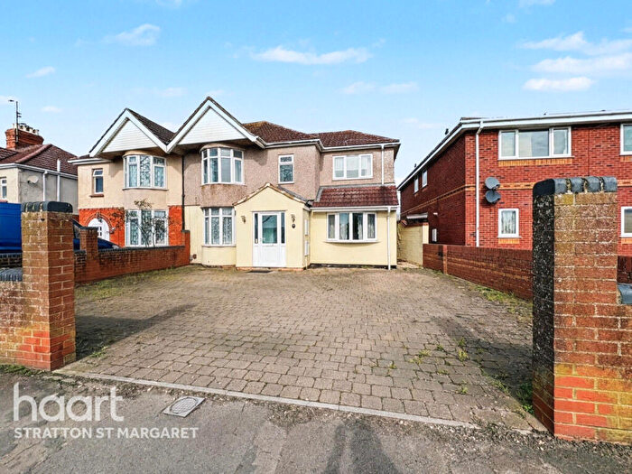 4 Bedroom Semi-Detached House For Sale In Oxford Road, Swindon, SN3