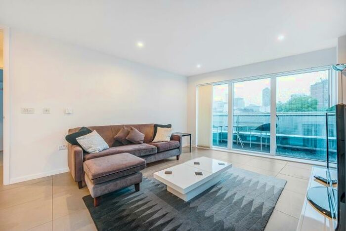 2 Bedroom Apartment To Rent In London, EC1V
