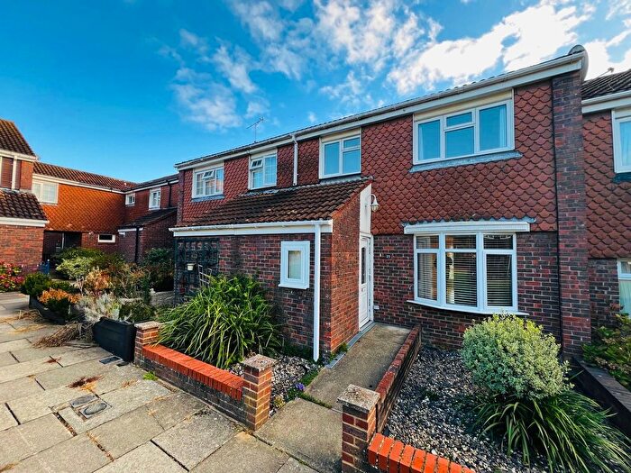 3 Bedroom Property To Rent In Berrymeade Walk, Crawley, RH11