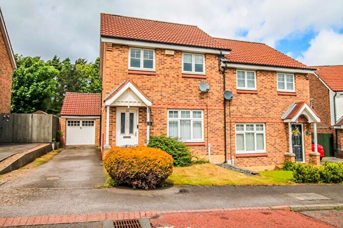 3 Bedroom Semi-Detached House For Sale In Baugh Close, Mayfield, Washington, NE37