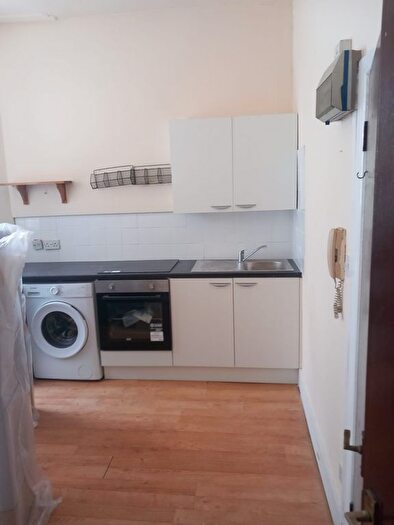 Studio To Rent In Dongola Road, London, N17