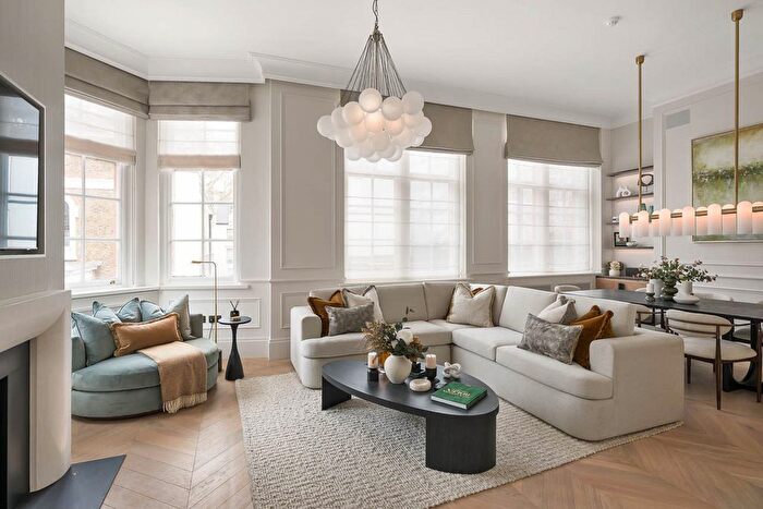 2 Bedroom Flat For Sale In South Audley Street, Mayfair, W1K