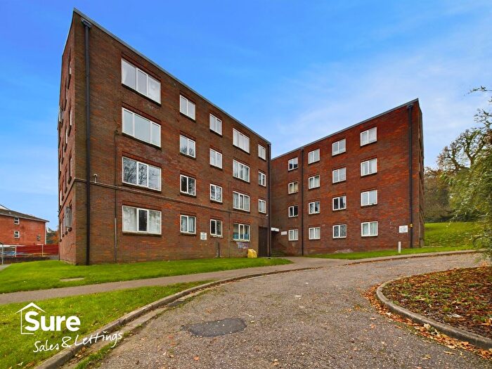 2 Bedroom Flat To Rent In Aldwyck Court, Leighton Buzzard Road, Hemel Hempstead, Hertfordshire, HP1