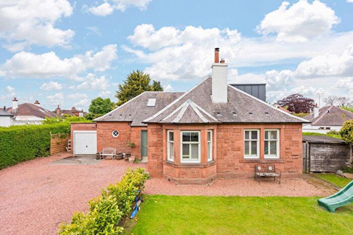 5 Bedroom Detached House For Sale In Drum Brae North, Edinburgh, EH4