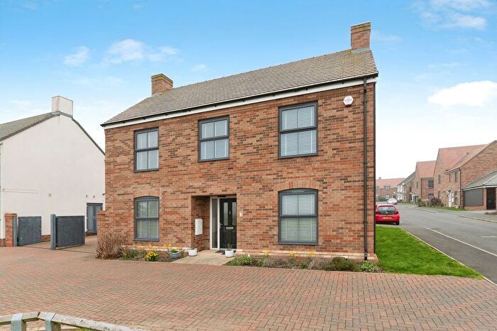 4 Bedroom Detached House For Sale In Paddocks Close, Rochford, Essex, SS4