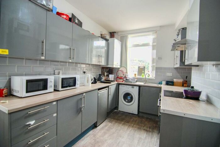 Terraced House To Rent In Lockwood Road, Doncaster, DN1