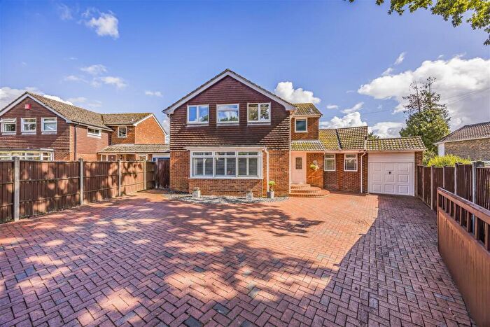 4 Bedroom Detached House For Sale In Horndean Road, Emsworth, PO10