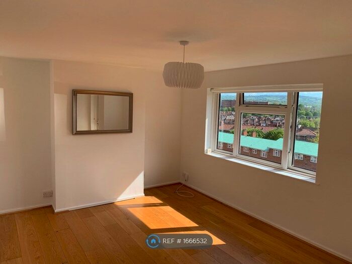 2 Bedroom Flat To Rent In Clifton Vale Close, Bristol, BS8