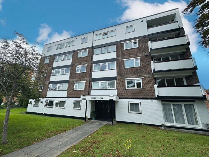 3 Bedroom Apartment To Rent In Carew Road, Eastbourne, BN21
