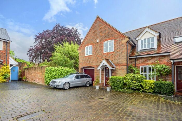 3 Bedroom Detached House To Rent In Bell Street Mews, Henley On Thames, Oxon, RG9