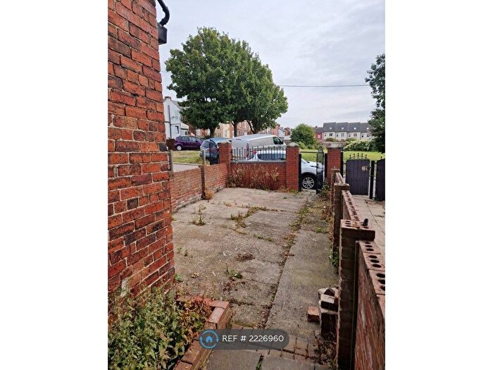 2 Bedroom Terraced House To Rent In Dove Hill, Royston, Barnsley, S71