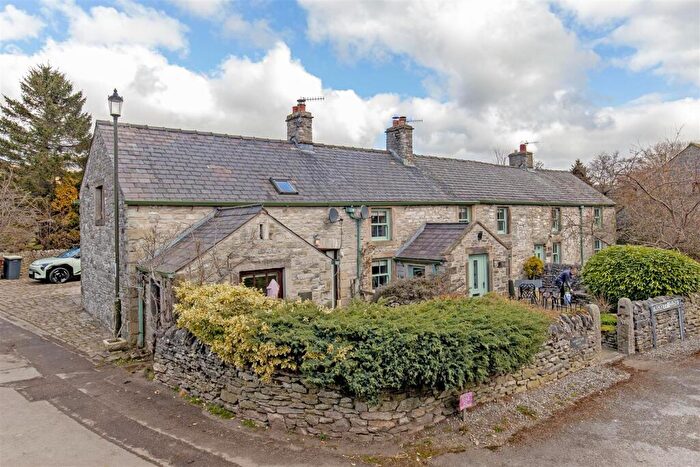 2 Bedroom Barn Conversion For Sale In Mill Bridge, Castleton, Hope Valley, S33