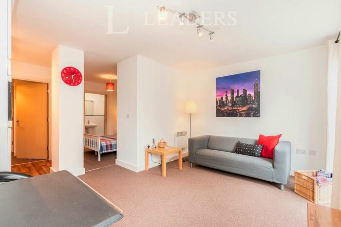 Apartment To Rent In Castle Place, High Street, Southampton, SO14