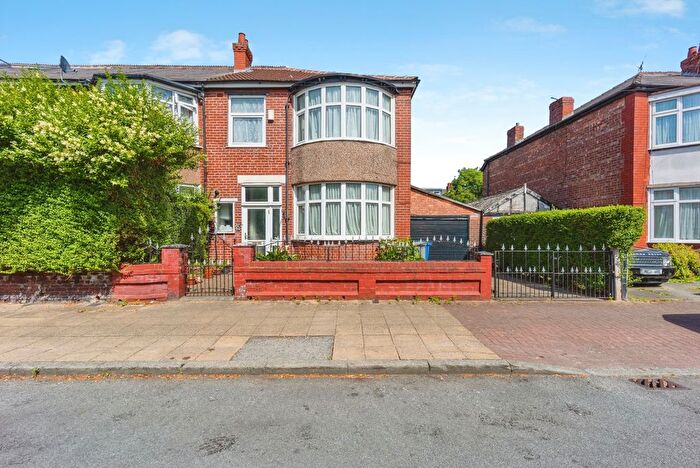 3 Bedroom Semi Detached House For Sale In St. Johns Road, Old Trafford, Manchester, M16