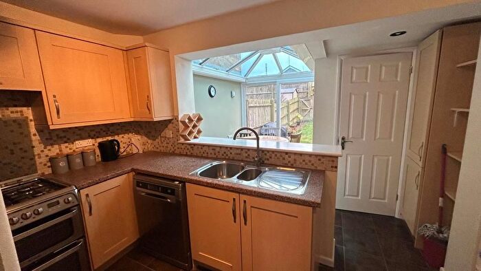 2 Bedroom End Of Terrace House To Rent In Hereford Way, Banbury, OX16