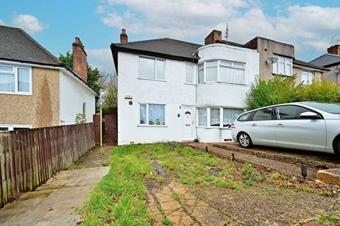 2 Bedroom Maisonette For Sale In Devon Road, Watford, WD24