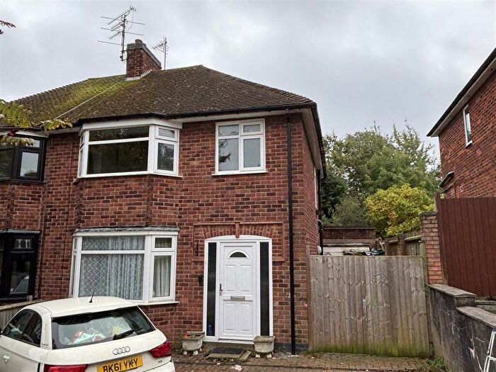 3 Bedroom Semi-Detached House For Sale In Westfield Road, Leicester, LE3