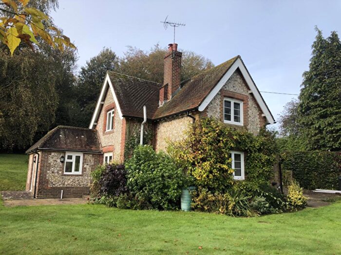 3 Bedroom Detached House To Rent In East Meon, Petersfield, Hampshire, GU32