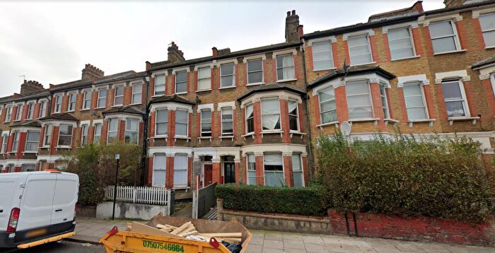 3 Bedroom Apartment To Rent In Downhills Park Road, N17
