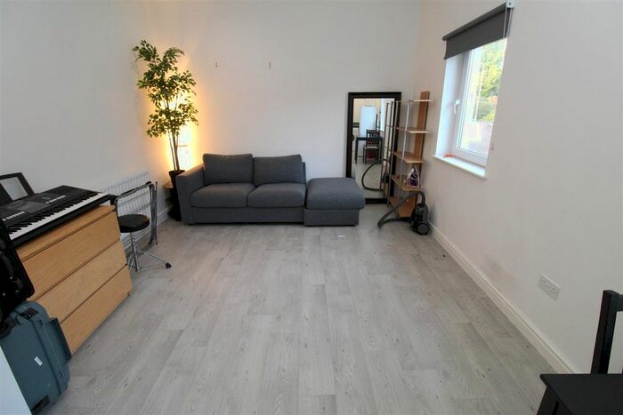 1 Bedroom Flat To Rent In Gold Tops, Newport, NP20