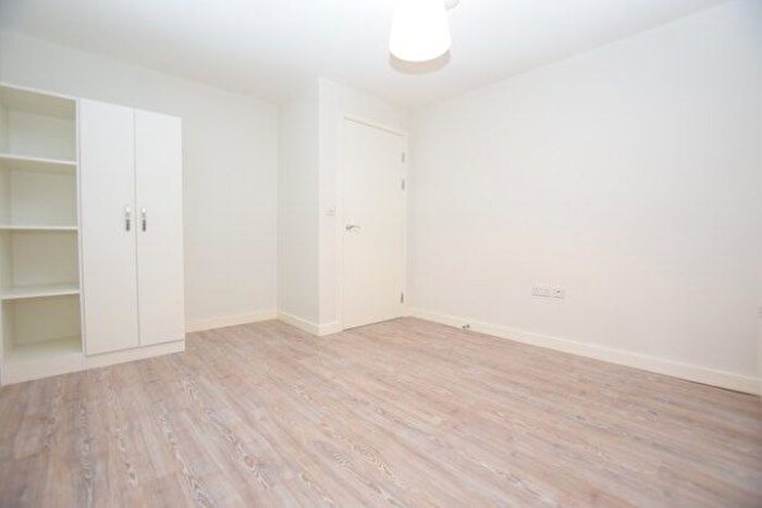 2 Bedroom Flat To Rent In Dun Lane, Sheffield, S3