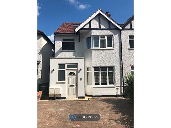 2 Bedroom Flat To Rent In Sunningfields Road, London, NW4